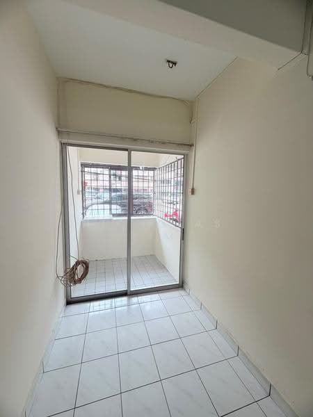Pangsapuri untuk Disewa di Sri Cempaka (Puchong Jaya) - Nicholas Lim - Balcony - PropertyGuru.com.my