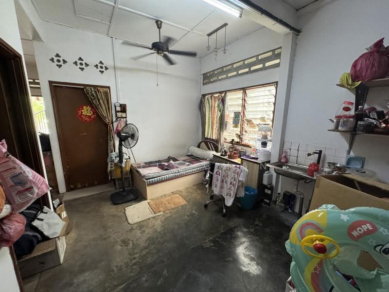 Rumah Teres 1-Tingkat untuk Dijual di Salak South (Kuala Lumpur) - Billy Chan - Bedroom - PropertyGuru.com.my