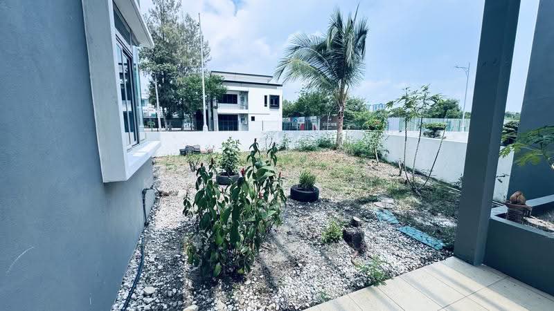 3-storey Terraced House for Sale in D'Island (Puchong) - Kow Tze Fui - Exterior - PropertyGuru.com.my