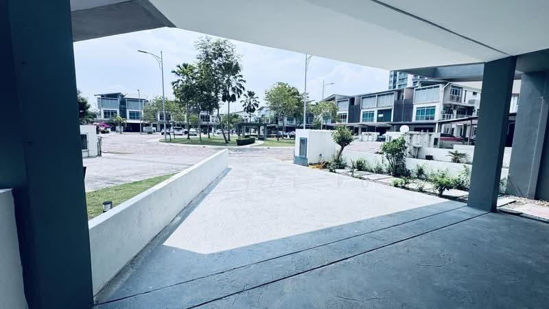 3-storey Terraced House for Sale in D'Island (Puchong) - Kow Tze Fui - Exterior - PropertyGuru.com.my