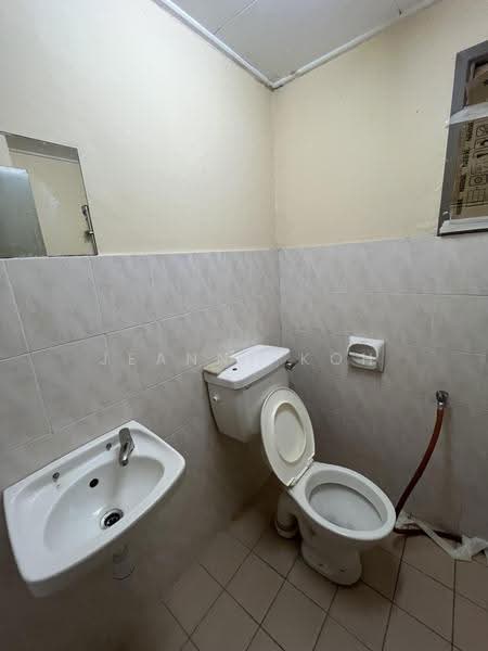 Kondominium untuk Disewa di Paradesa Tropica - Jeanny Koh - Bathroom - PropertyGuru.com.my