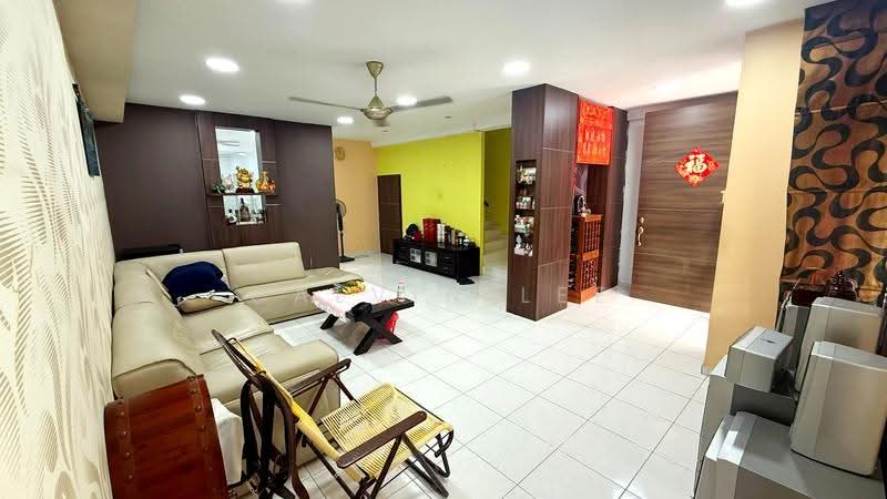 2.5-storey Terraced House for Sale in Taman Setia Indah (Tebrau) - Calvin Lee - Living Room - PropertyGuru.com.my