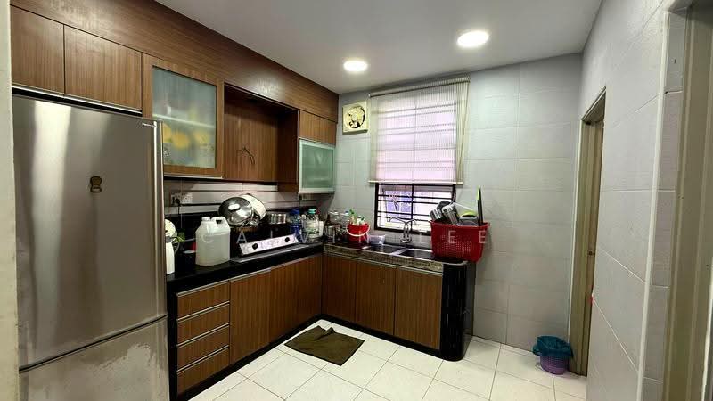 2.5-storey Terraced House for Sale in Taman Setia Indah (Tebrau) - Calvin Lee - Kitchen - PropertyGuru.com.my