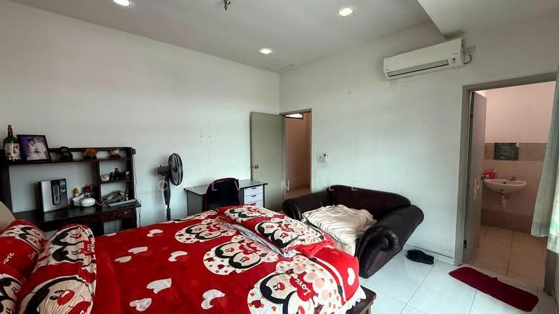 2.5-storey Terraced House for Sale in Taman Setia Indah (Tebrau) - Calvin Lee - Bedroom - PropertyGuru.com.my