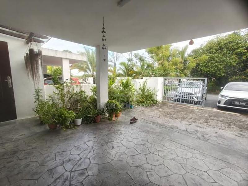 2-storey Terraced House for Sale in Labu (Negeri Sembilan) - Jenny Khoo - Exterior - PropertyGuru.com.my