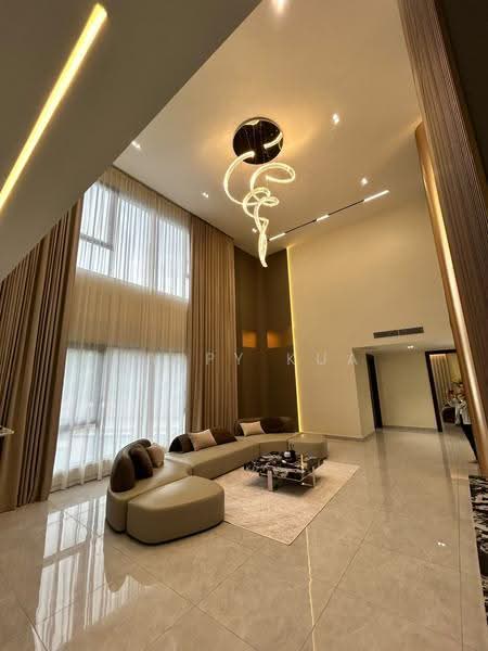 Bungalow House for Sale in Taman Tunku (Bukit Tunku (Kenny Hills)) - Happy Kua - Living Room - PropertyGuru.com.my