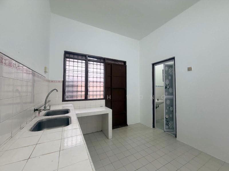 2-storey Terraced House for Sale in Ampang Ipoh (Ipoh) - Joseph Wong - Kitchen - PropertyGuru.com.my