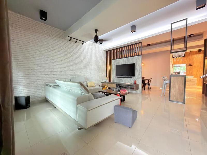 2-storey Terraced House for Sale in Taman Mengkibol (Kluang) - May Tan - Living Room - PropertyGuru.com.my