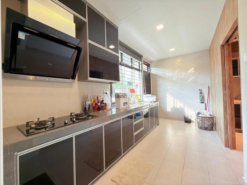 2-storey Terraced House for Sale in Taman Mengkibol (Kluang) - May Tan - Kitchen - PropertyGuru.com.my