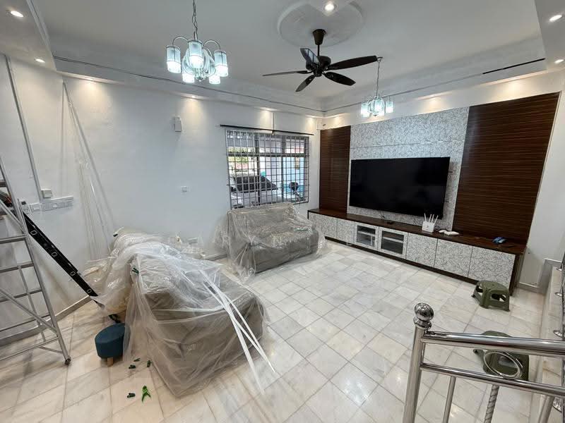 Rumah Berkembar untuk Dijual di Taman Universiti (Skudai) - Caryn Ter - Living Room - PropertyGuru.com.my