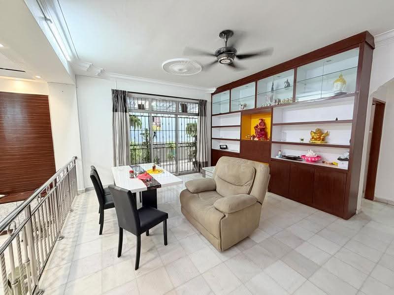 Rumah Berkembar untuk Dijual di Taman Universiti (Skudai) - Caryn Ter - Living Room - PropertyGuru.com.my