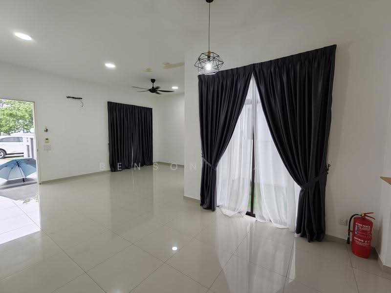 Semi-Detached House for Sale in Puncak Alam (Selangor) - Benson Lian - Living Room - PropertyGuru.com.my