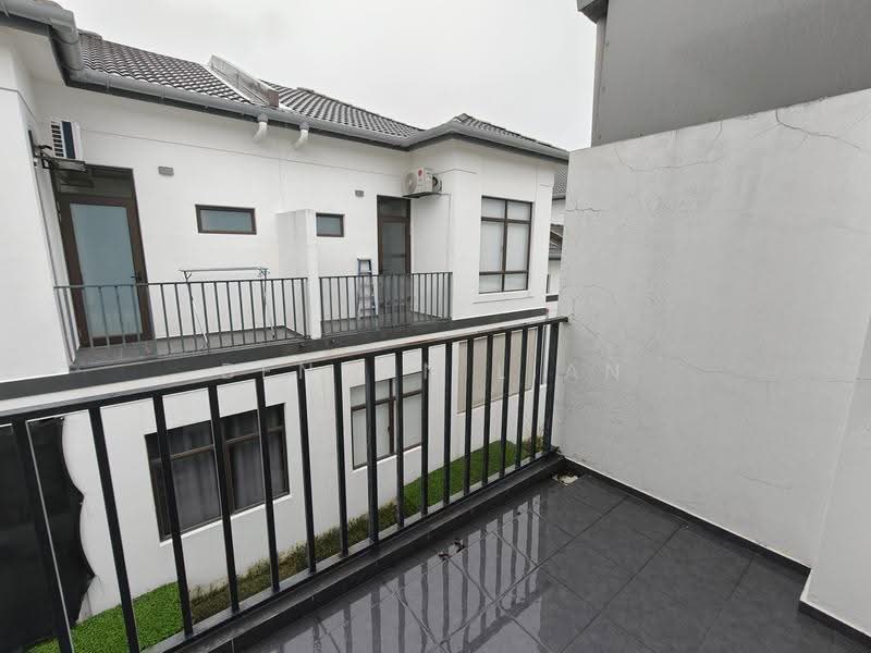 Semi-Detached House for Sale in Puncak Alam (Selangor) - Benson Lian - Exterior - PropertyGuru.com.my