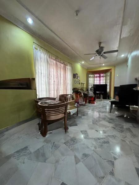 1-storey Terraced House for Sale in Taman Skudai Baru (Skudai) - Andy Lee - Living Room - PropertyGuru.com.my