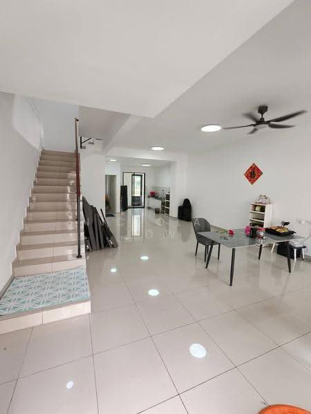 2-storey Terraced House for Rent in Taman Damansara Aliff (Tampoi) - Nicholas Low - Living Room - PropertyGuru.com.my