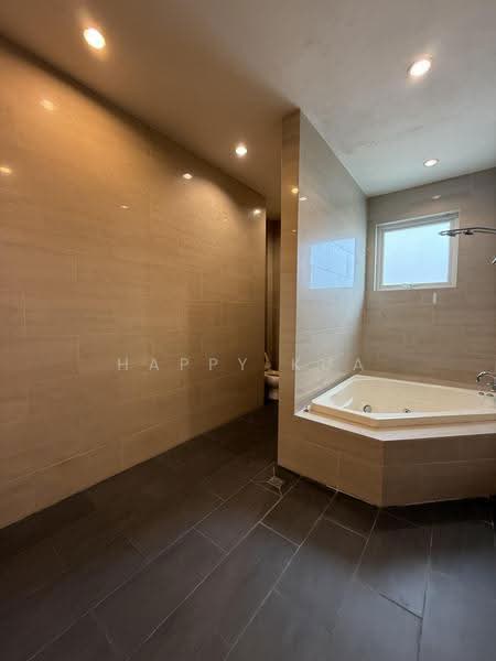 Bungalow House for Sale in Tropicana (Petaling Jaya) - Happy Kua - Bathroom - PropertyGuru.com.my