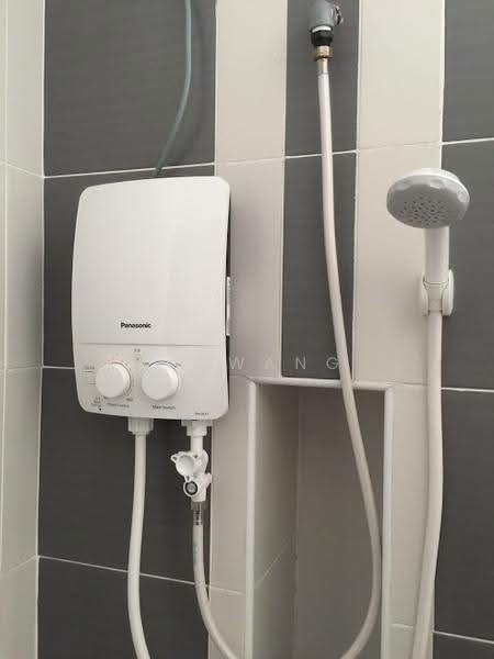 Kediaman Servis untuk Disewa di D'Ambience Residences (Pangsapuri Ikatan Flora) - CN Wang - Bathroom - PropertyGuru.com.my