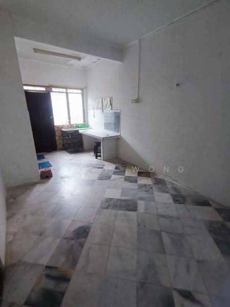 2-storey Terraced House for Sale in Gunung Rapat (Ipoh) - Joseph Wong - Kitchen - PropertyGuru.com.my
