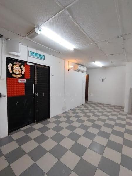 Shop for Rent in Taman Putri Kulai (Kulai) - Nicholas Low - Entrance - PropertyGuru.com.my