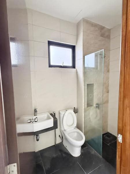 Rumah Berkembar untuk Disewa di Eco Sanctuary (Telok Panglima Garang) - Wei Wei Low - Bathroom - PropertyGuru.com.my
