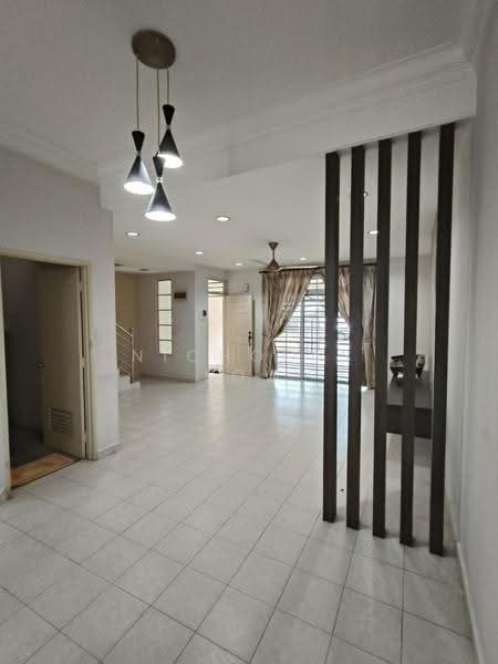 Rumah Teres 2-Tingkat untuk Disewa di Taman Desa Tebrau (Tebrau) - Nicholas Low - Living Room - PropertyGuru.com.my