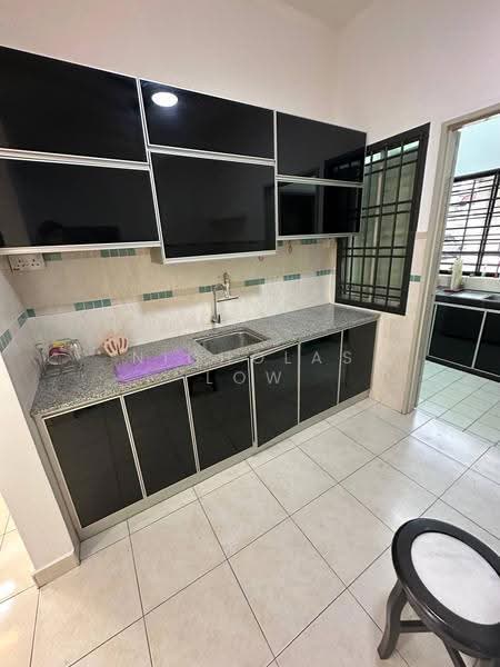 Rumah Teres 2-Tingkat untuk Disewa di Taman Seri Austin (Tebrau) - Nicholas Low - Kitchen - PropertyGuru.com.my