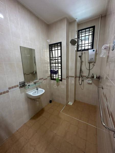 Rumah Teres 2-Tingkat untuk Disewa di Taman Seri Austin (Tebrau) - Nicholas Low - Bathroom - PropertyGuru.com.my