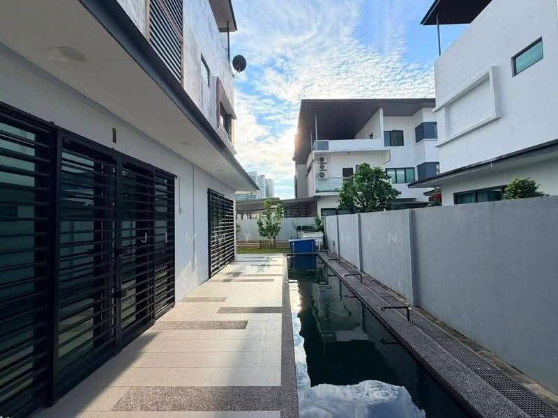 Semi-Detached House for Sale in Taman Hui Sing (Kuching) - Jimmyy Chin - Exterior - PropertyGuru.com.my