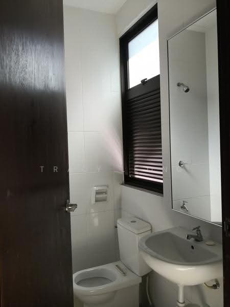 Rumah Berkembar untuk Dijual di Bandar Kinrara Seksyen 8 (Bandar Kinrara) - Tracy Leong - Bathroom - PropertyGuru.com.my