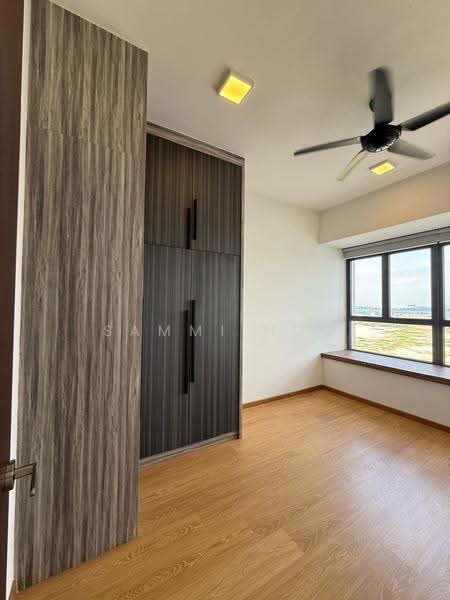 Condominium for Rent at Kings Bay @ Country Garden Danga Bay - Sammi Hoo - Bedroom - PropertyGuru.com.my