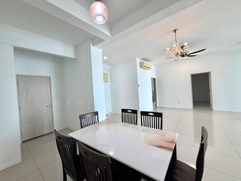 Condominium for Rent at 10 Island Resort - Gan Chun Kai - Dining Room - PropertyGuru.com.my
