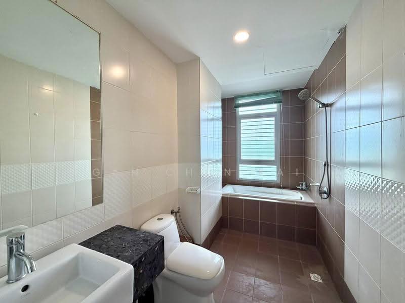 Condominium for Rent at 10 Island Resort - Gan Chun Kai - Bathroom - PropertyGuru.com.my