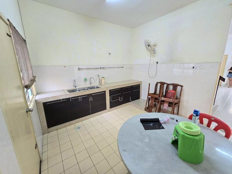 Rumah Teres 2-Tingkat untuk Dijual di Taman Pelangi Semenyih 2 (Semenyih) - Natira Sulaiman - Kitchen - PropertyGuru.com.my
