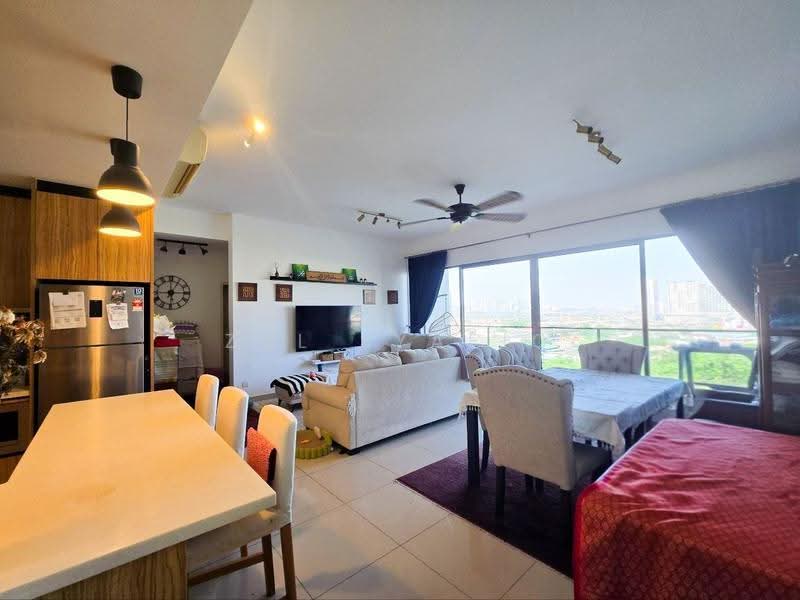 Kondominium untuk Dijual di Lakeville Residence - Zul Syafiq - Living Room - PropertyGuru.com.my