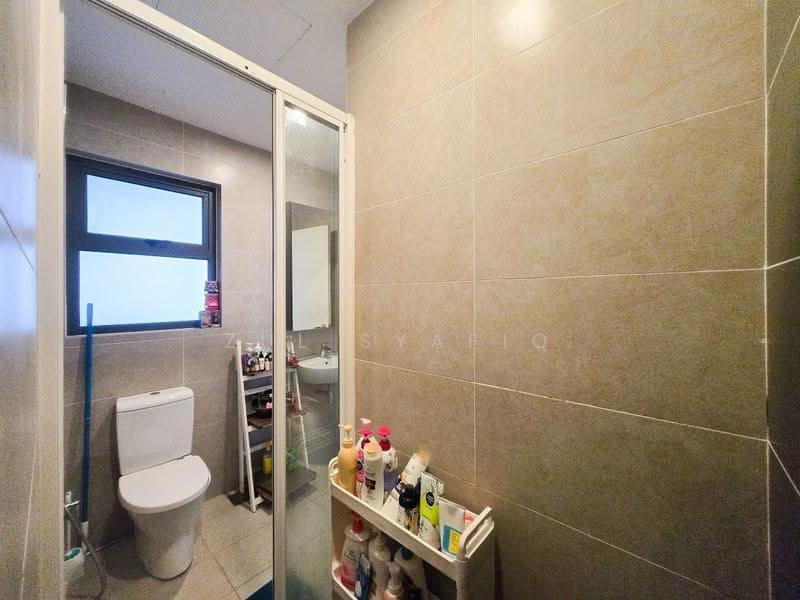 Kondominium untuk Dijual di Lakeville Residence - Zul Syafiq - Bathroom - PropertyGuru.com.my