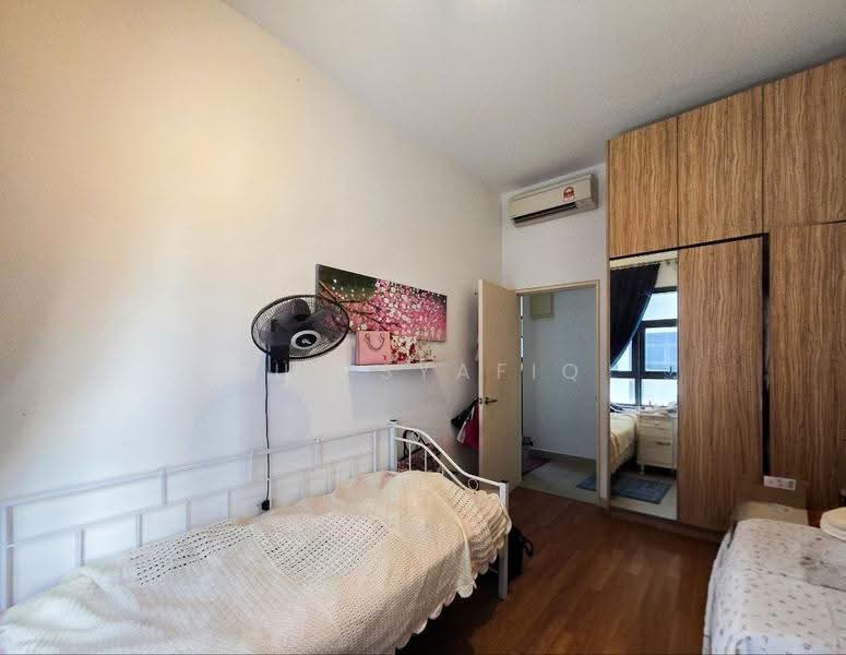 Kondominium untuk Dijual di Lakeville Residence - Zul Syafiq - Bedroom - PropertyGuru.com.my