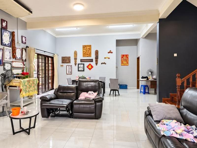 Semi-Detached House for Sale in Bandar Putra Kulai (Kulai) - Shishi . - Living Room - PropertyGuru.com.my