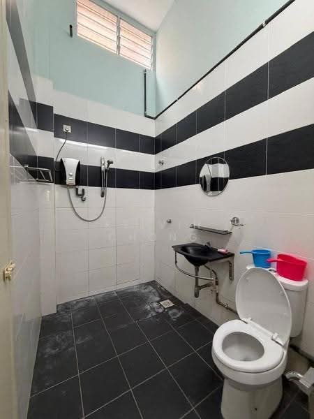 Rumah Teres 1-Tingkat untuk Disewa di Taman Perpaduan Koperasi (Tambun) - Kelvin Chong - Bathroom - PropertyGuru.com.my