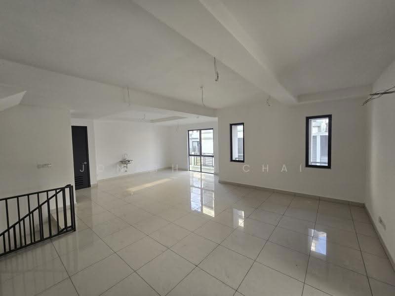 Semi-Detached House for Sale in Amverton Hills (Sungai Buloh) - Jonathan Chai - Living Room - PropertyGuru.com.my