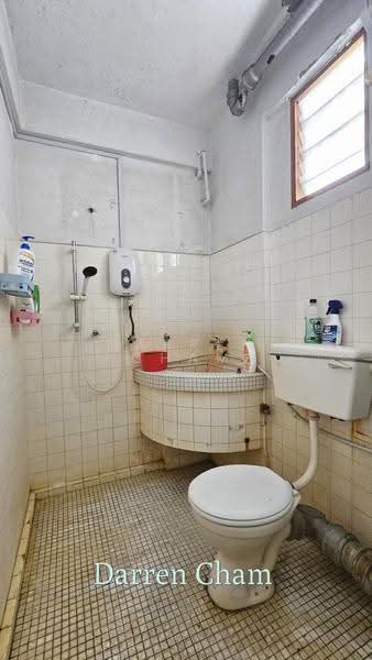 Kondominium untuk Dijual di Rifle Garden - Darren Cham - Bathroom - PropertyGuru.com.my