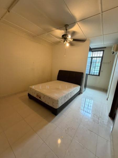 2-storey Terraced House for Rent in Taman Putri Kulai (Kulai) - Ken Liew - Bedroom - PropertyGuru.com.my