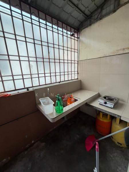 2-storey Terraced House for Rent in Taman Putri Kulai (Kulai) - Ken Liew - Kitchen - PropertyGuru.com.my