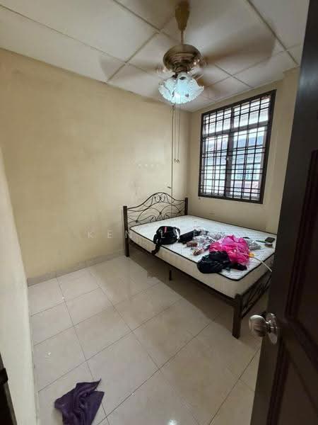 2-storey Terraced House for Rent in Taman Putri Kulai (Kulai) - Ken Liew - Bedroom - PropertyGuru.com.my