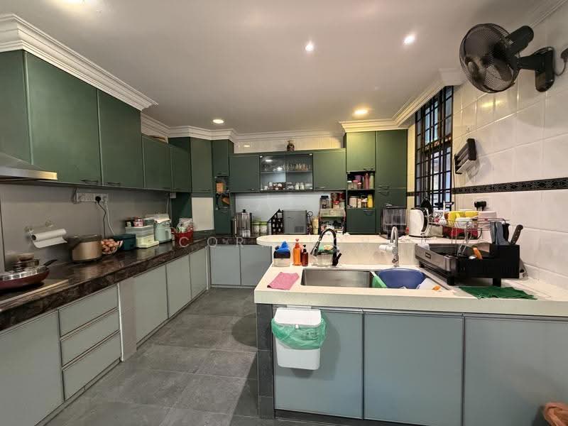 Bungalow House for Sale in Taman Munshi Ibrahim (Tampoi) - Cora Loh - Kitchen - PropertyGuru.com.my