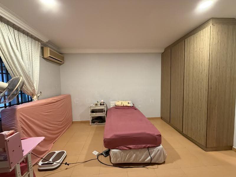 Bungalow House for Sale in Taman Munshi Ibrahim (Tampoi) - Cora Loh - Bedroom - PropertyGuru.com.my