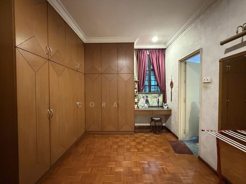 Bungalow House for Sale in Taman Munshi Ibrahim (Tampoi) - Cora Loh - Bedroom - PropertyGuru.com.my