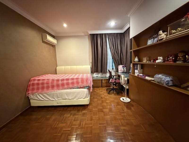 Bungalow House for Sale in Taman Munshi Ibrahim (Tampoi) - Cora Loh - Bedroom - PropertyGuru.com.my