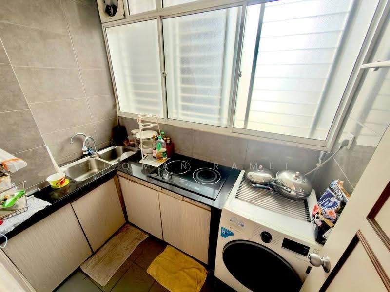 Condominium for Sale at Residensi Rampai (The Parc Tower) - Luqman Ramli - Kitchen - PropertyGuru.com.my