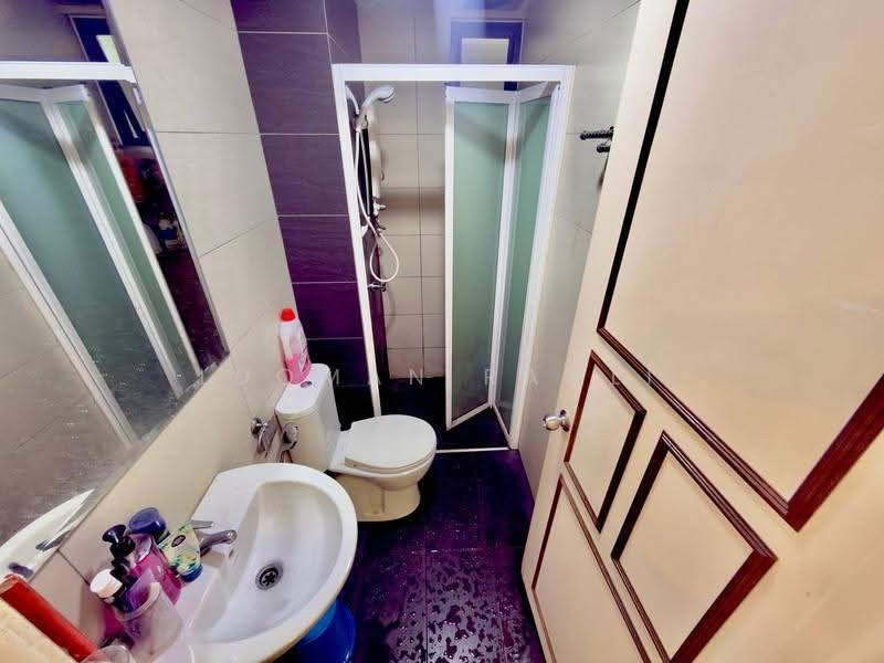 Condominium for Sale at Residensi Rampai (The Parc Tower) - Luqman Ramli - Bathroom - PropertyGuru.com.my