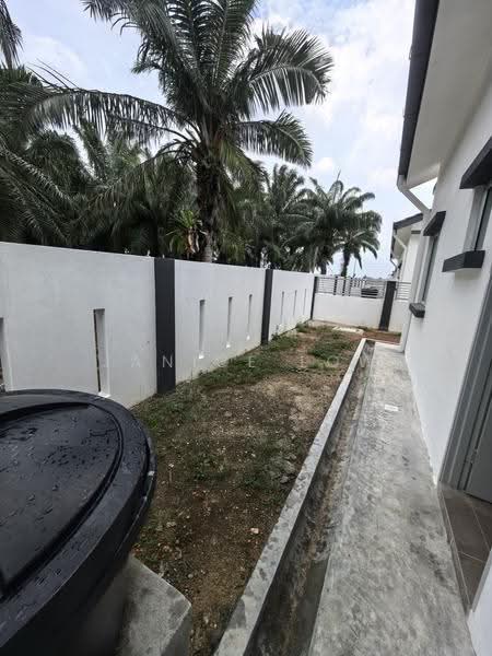 Semi-Detached House for Rent in Kapar (Selangor) - Janice Low - Exterior - PropertyGuru.com.my